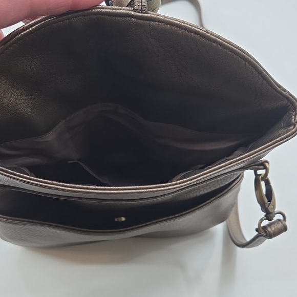 Chic Metallic Bronze Crossbody Bag with Tassel - Picture 10 of 16